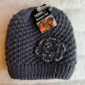 NWT Knitted grey winter beanie fleece lined Sparkly Flower accent Women’s OS